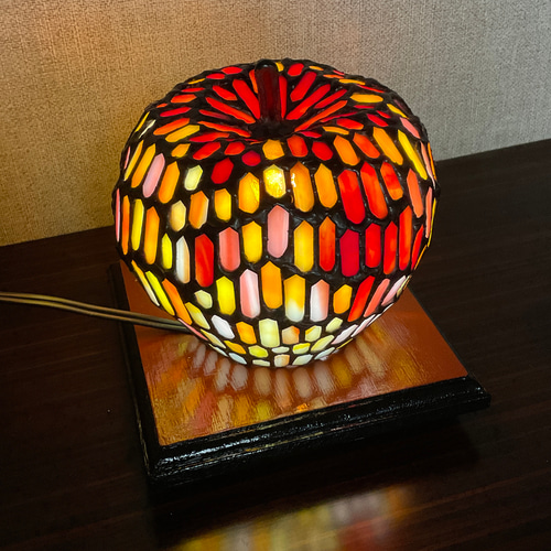 りんごのステンドグラスランプ 003 スタンドライト・テーブルランプ