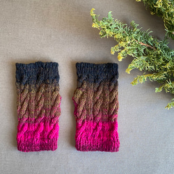 手編み　2WAY＊朝焼けの森♢ハンドウォーマー　お手元華やぐカラフルなグラデーション　NORO毛糸の便利な指出し手袋 10枚目の画像