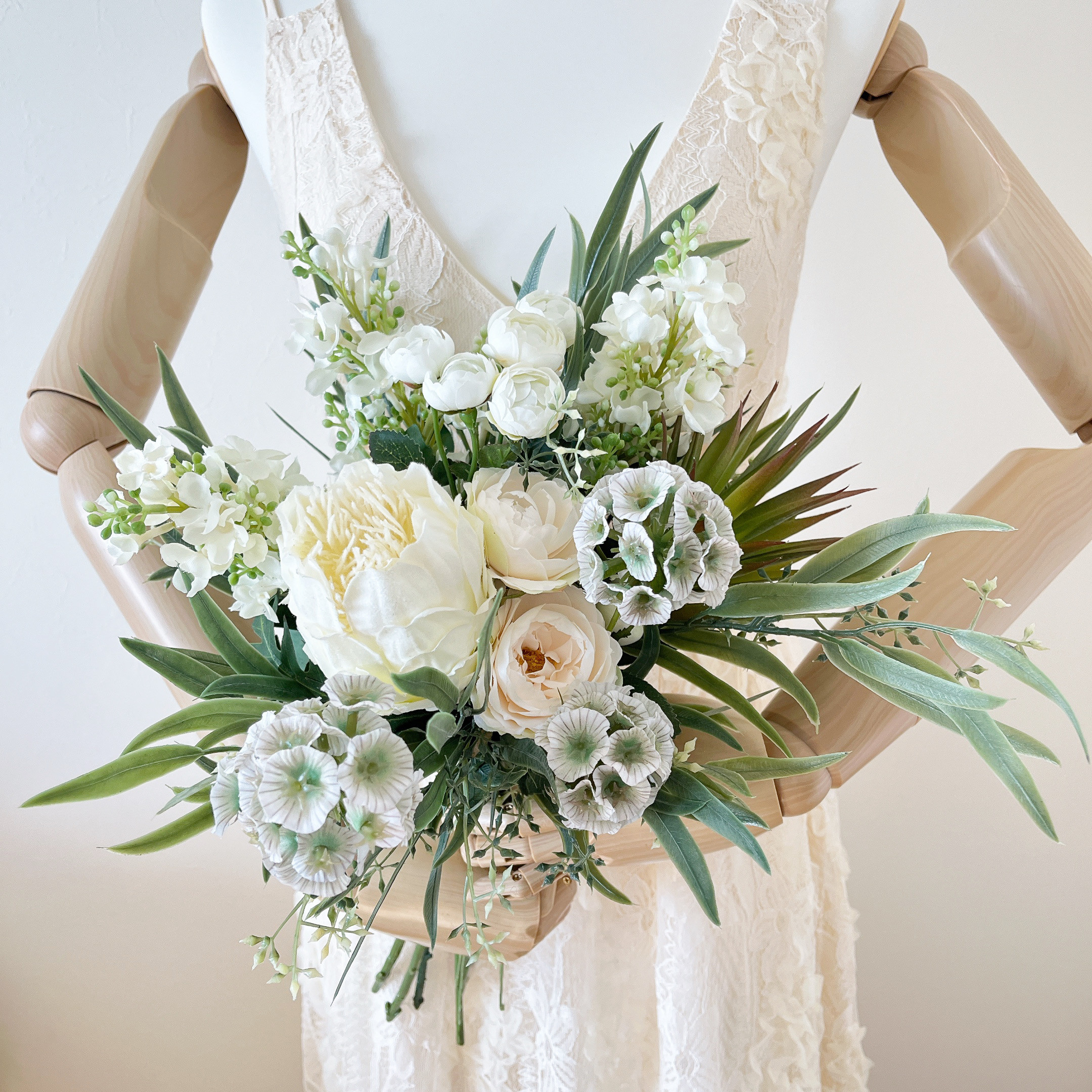 ウェディングブーケ　造花　アーティフィシャル　白グリーン　ブーケ　一点物　モダンブーケ　上品　おしゃれ