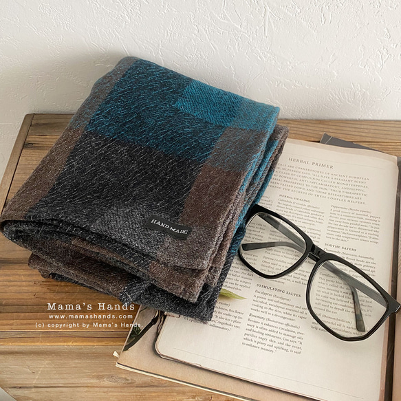 《ブルーグリーン チェック》おしゃれな  ナチュラル 大きめ 茶系 ベージュ ガーゼ ウール 秋 冬 ストール 3枚目の画像