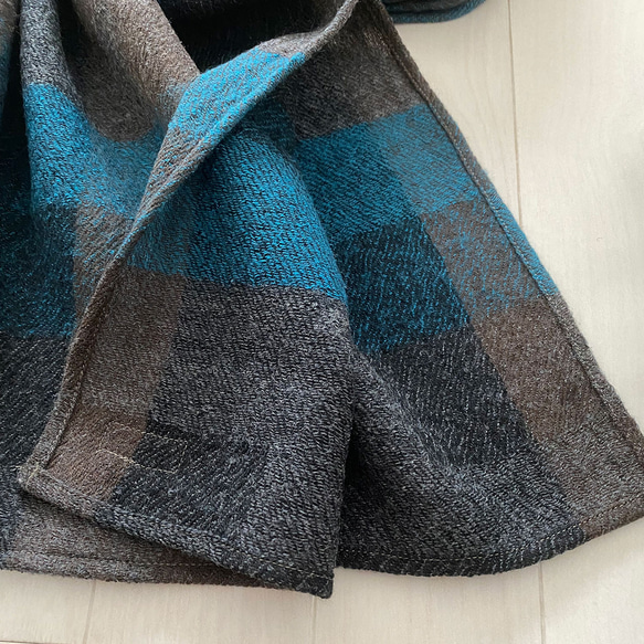 《ブルーグリーン チェック》おしゃれな  ナチュラル 大きめ 茶系 ベージュ ガーゼ ウール 秋 冬 ストール 7枚目の画像