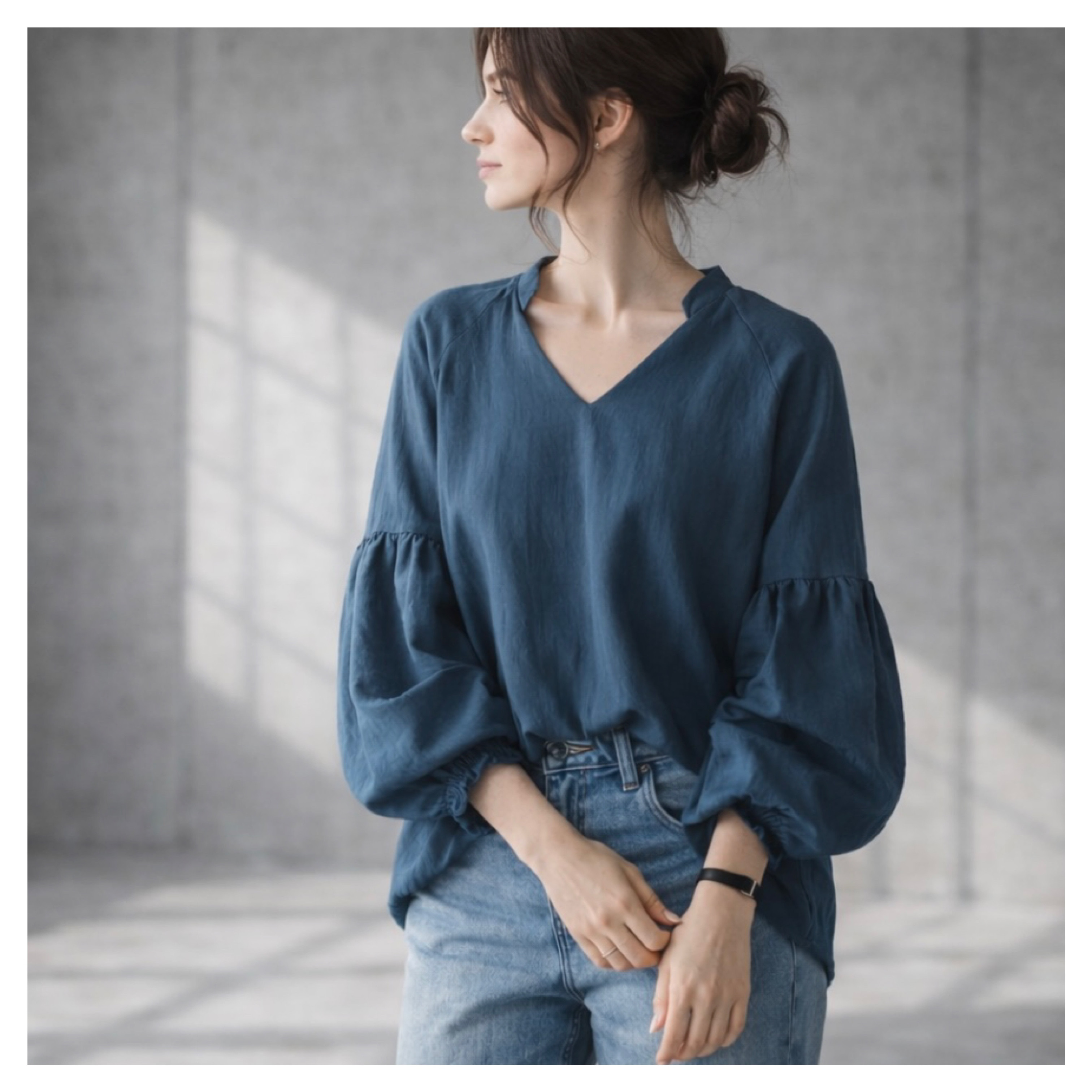 ふっくら厚さ2倍のとろみダブルガーゼのギャザーボリューム袖のデザイントップス／厚手ダブルガーゼブラウス／ネイビーブルー