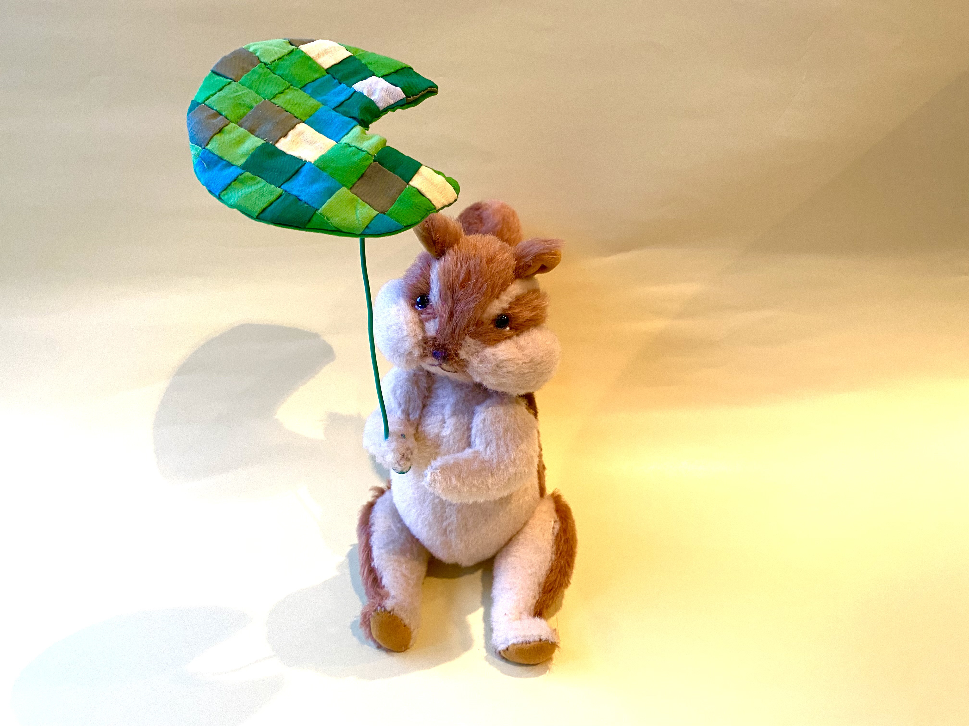 ハンドメイド ぬいぐるみ 海外作家様 栗鼠 逞しいリスちゃん 部屋飾り