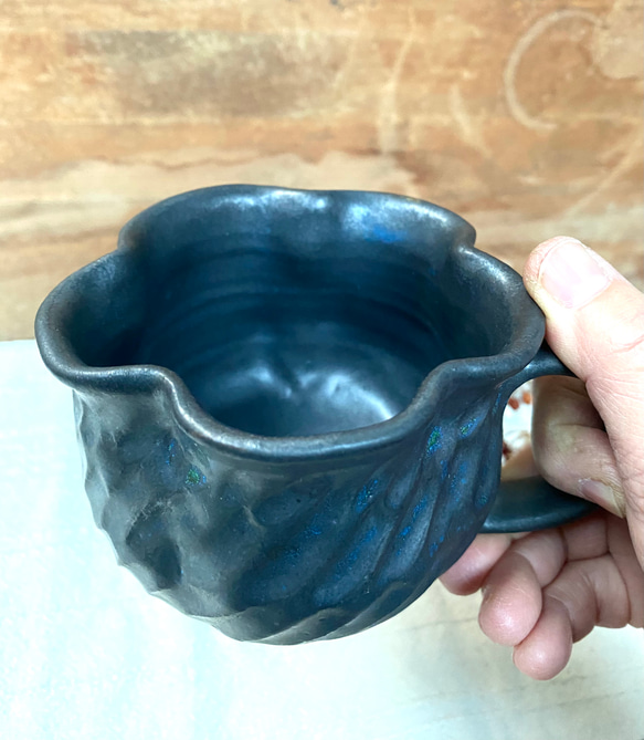 しのぎの輪花マグカップ（青銅釉） 5枚目の画像