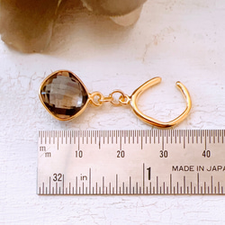 ɴᴇᴡ̤̮‼︎ 宝石質スモーキークォーツイヤーカフ 天然石12×12mmクッションカット ゴールド 片耳用 17枚目の画像