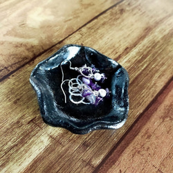 花の豆皿　小皿　陶土　黒 3枚目の画像