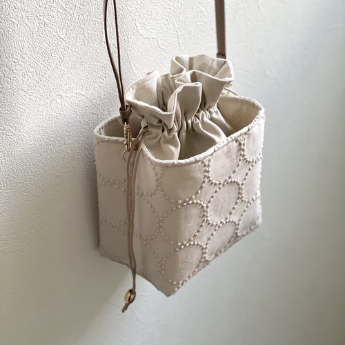 ⚮̈ミナペルホネン tambourine ライトベージュ ネリオバッグ あおり  