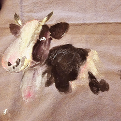 にやけ顔の乳牛　アートを持ち歩く 1枚目の画像