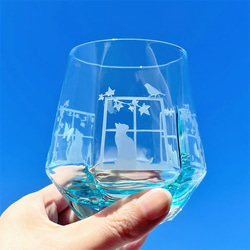 「窓辺の猫」 六角グラス  (ブルー/ピンク/スモークグレー) 1枚目の画像