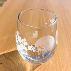 「満月桜と猫」コロンと丸いロックグラス 8枚目の画像