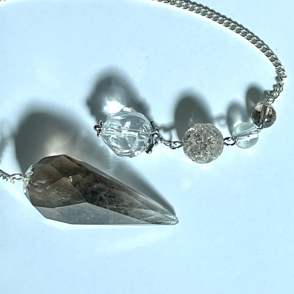 ヒマラヤスモーキー水晶と活性加工ビーズのペンデュラム 天然石ペンデュラム 5枚目の画像