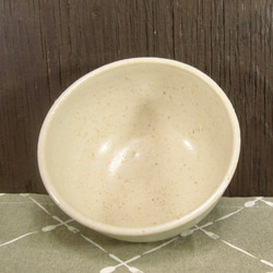 陶器 ひとくち茶碗・深型　藁白【240119】 3枚目の画像