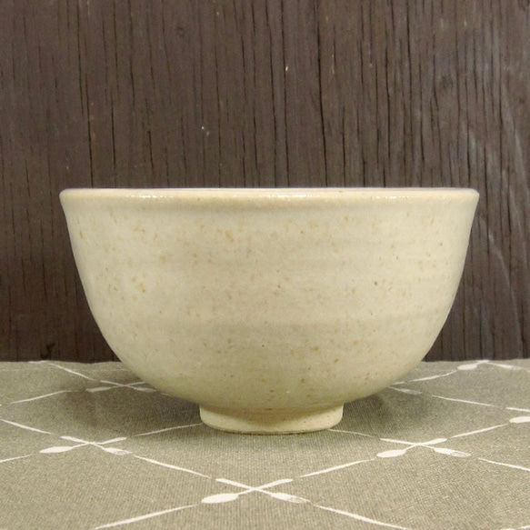 陶器 ひとくち茶碗・深型　藁白【240119】 2枚目の画像