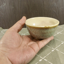 陶器 ひとくち茶碗・深型　茶＋白【240118】 5枚目の画像