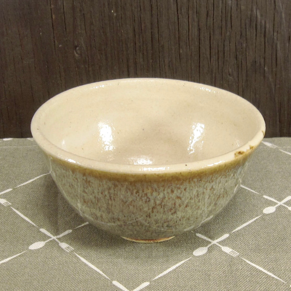 陶器 ひとくち茶碗・深型　茶＋白【240118】 1枚目の画像