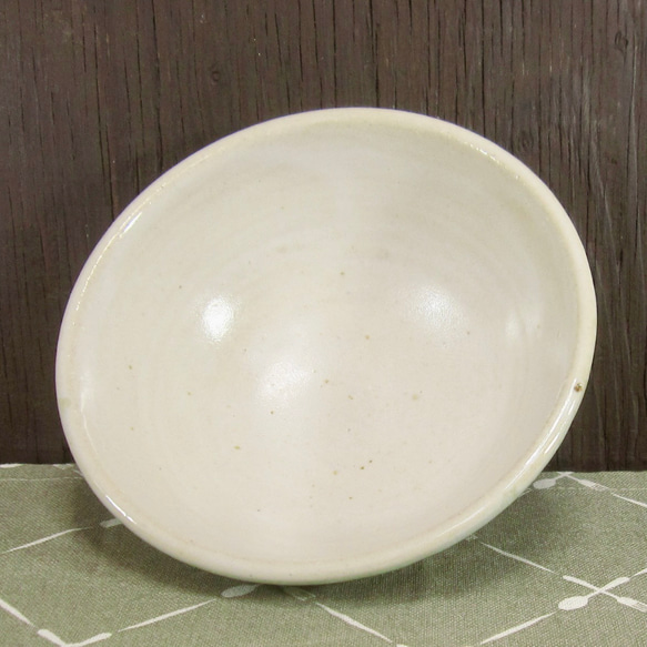 陶器 ご飯茶碗（大） うす緑＋白【240104】 3枚目の画像