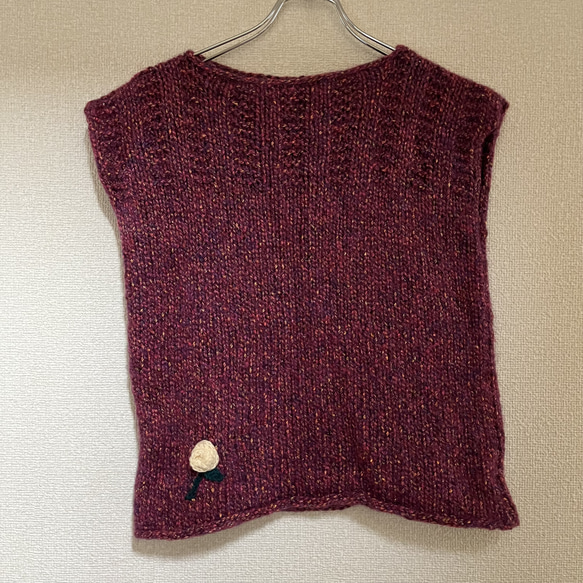 手編み　ベスト　手編みのベスト　赤　ラメ入り　バラのモチーフ　バラ　手縫い 4枚目の画像