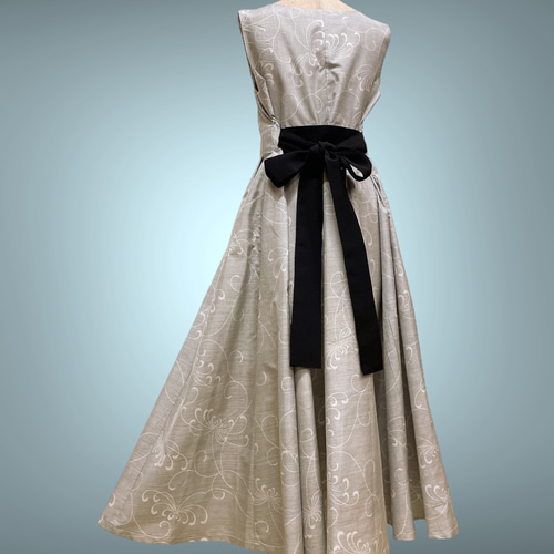 大島紬　フレアーワンピース　着物リメイク 正絹 大島紬 フレアーワンピース 着物リメイク 書道家 華道 演奏