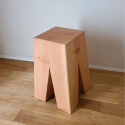 彫刻のようなスツール　ピーラー　米松　オブジェ　サイドテーブル　置物　花台　椅子　無垢　天然　自然　木製　 1枚目の画像