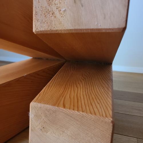 彫刻のようなスツール サイドテーブル 花台 椅子 置物 オブジェ 無垢