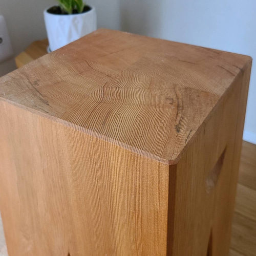 彫刻のようなスツール サイドテーブル 花台 椅子 置物 オブジェ 無垢