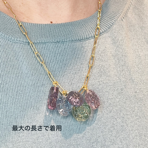 大人かわいい♡チャーム　シルバーフラワーとタンザナイトカラーのドロップ 大人かわいい♡チャーム シルバーフラワーとタンザナイトカラーのドロップ