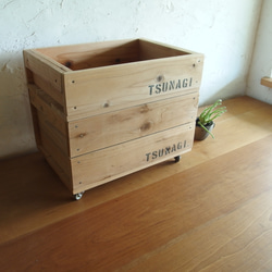 コロ付きりんご木箱　積み重ね式(浅型) 5枚目の画像