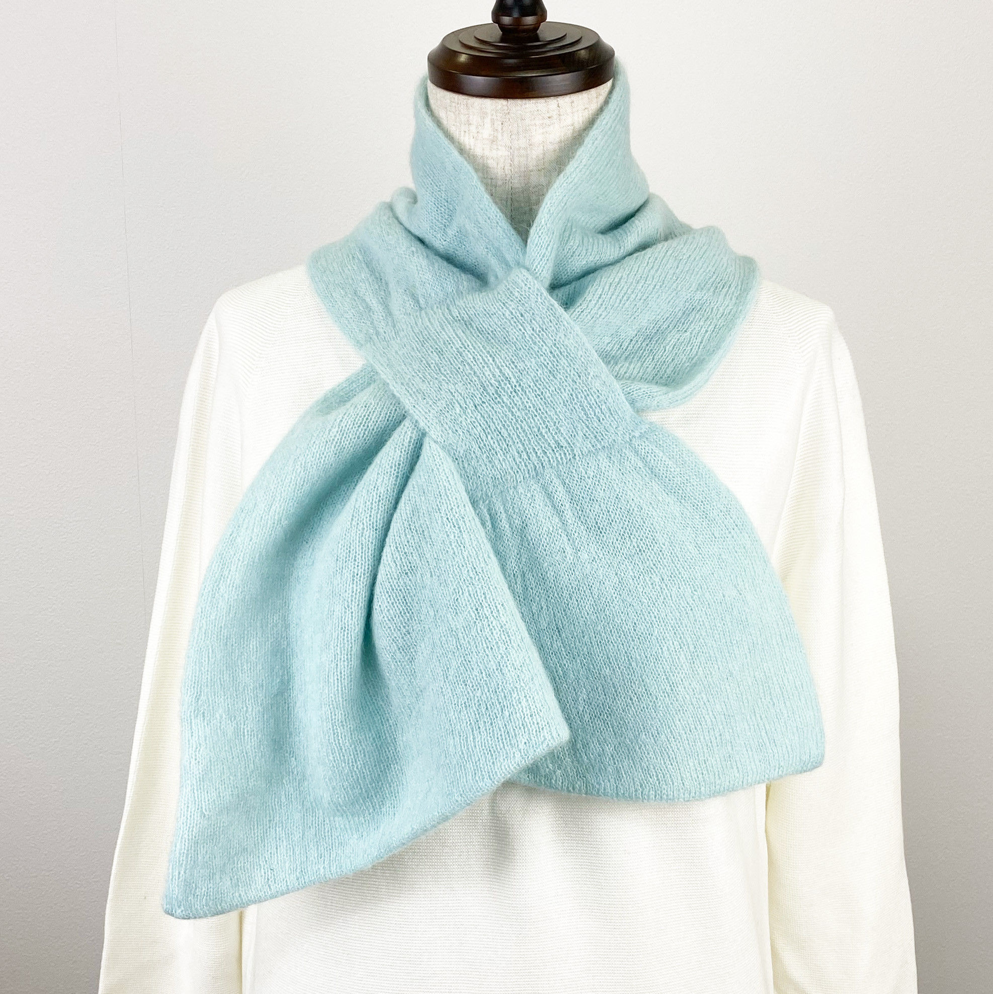 ベビーアルパカのマフラー☆ブルー 軽くてふわふわ  暖かいコンパクトなマフラー