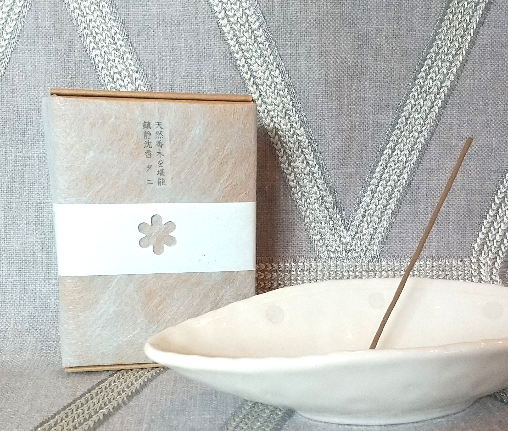 送料無料【沈香を堪能！濃厚な「沈香タニ香」】  線香タイプ  100%天然香料　箱入り