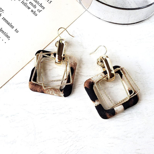 ☆レオパード アニマル柄 スクエア（ブラウン）×メタルパ－ツ 大ぶり