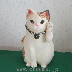 武将猫 五月人形 鎧 兜 スコ座り1点物 陶器 縁起物置物 招き猫