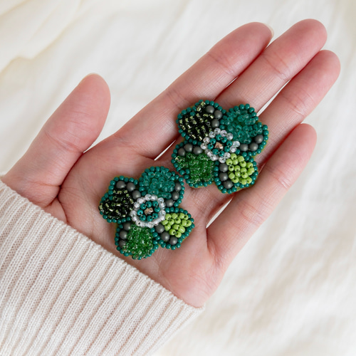 ☆ネリー様専用☆手刺繍ブローチ4点セット アクセサリー