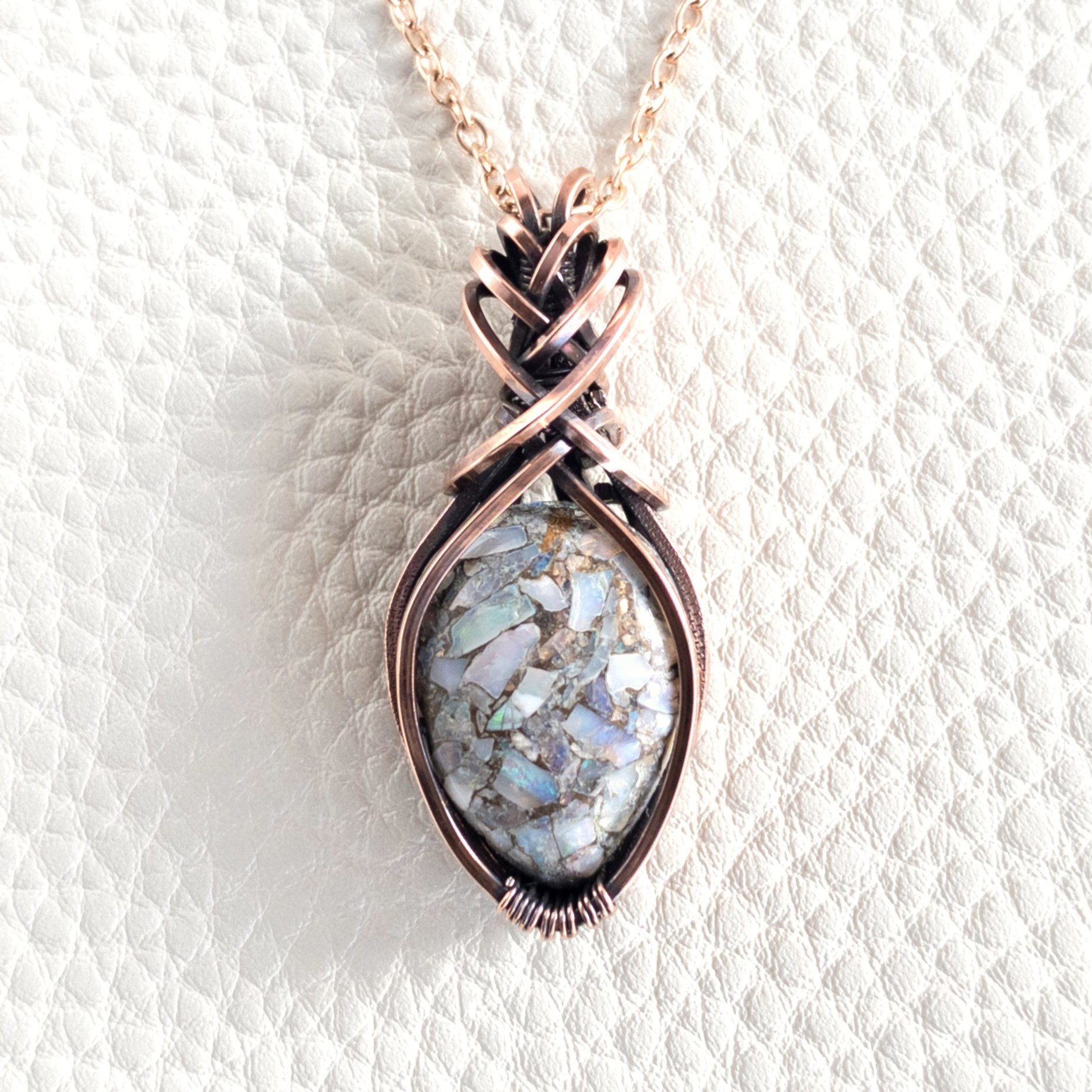 ＜カッパーオパール＞ レイヤード クリスクロス ベイル ペンダント