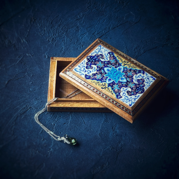 ペルシャの象嵌細工（寄木細工）薄型 小箱【ハータムカーリー152】 1枚目の画像