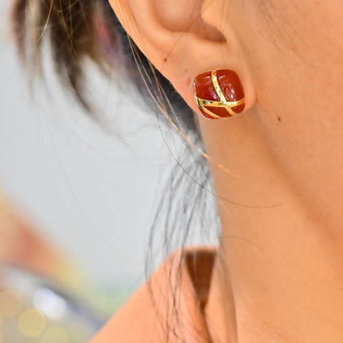 赤メノウピアスk18 新品