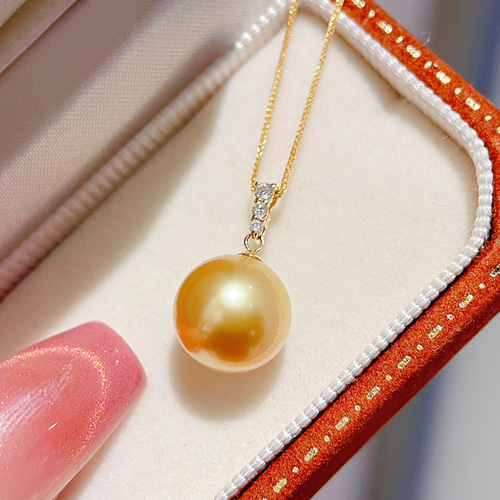 高級】南洋真珠 ダイヤモンド付きペンダントk18 ネックレス  