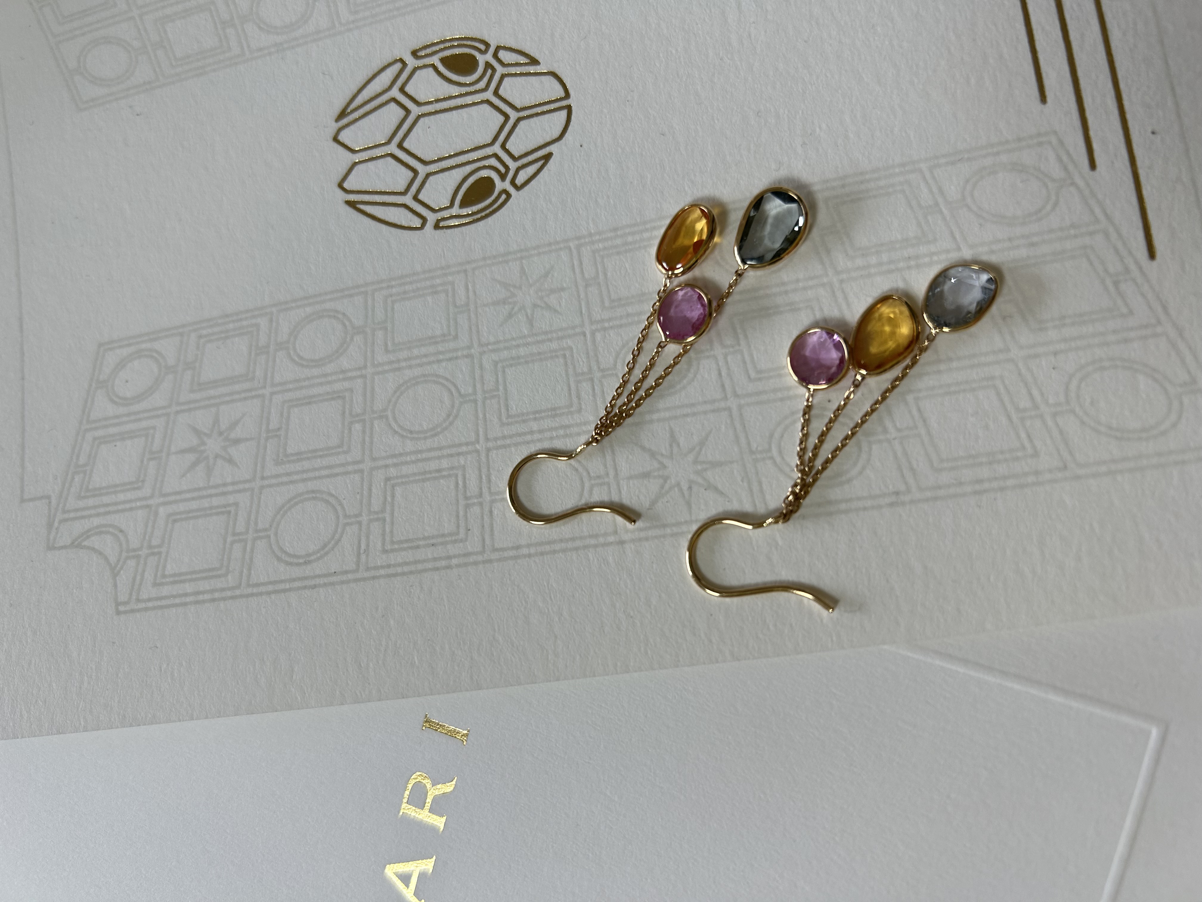 マルチカラーサファイアピアス YG – JaMais Jewelry