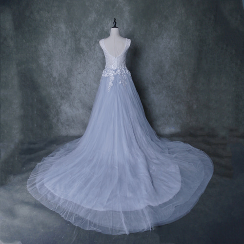 ウェディングドレス 水色 レース チュールスカート ベアトップ 3D立体