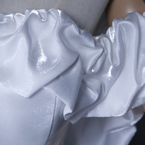 高品質！ウェディングドレス 光沢サテン 編み上げ オフショルダー  