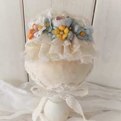 ドール用レースと染め花のスモールヘッドドレス(MLフリー・小バラ・オフホワイト&ライトブルー) 3枚目の画像
