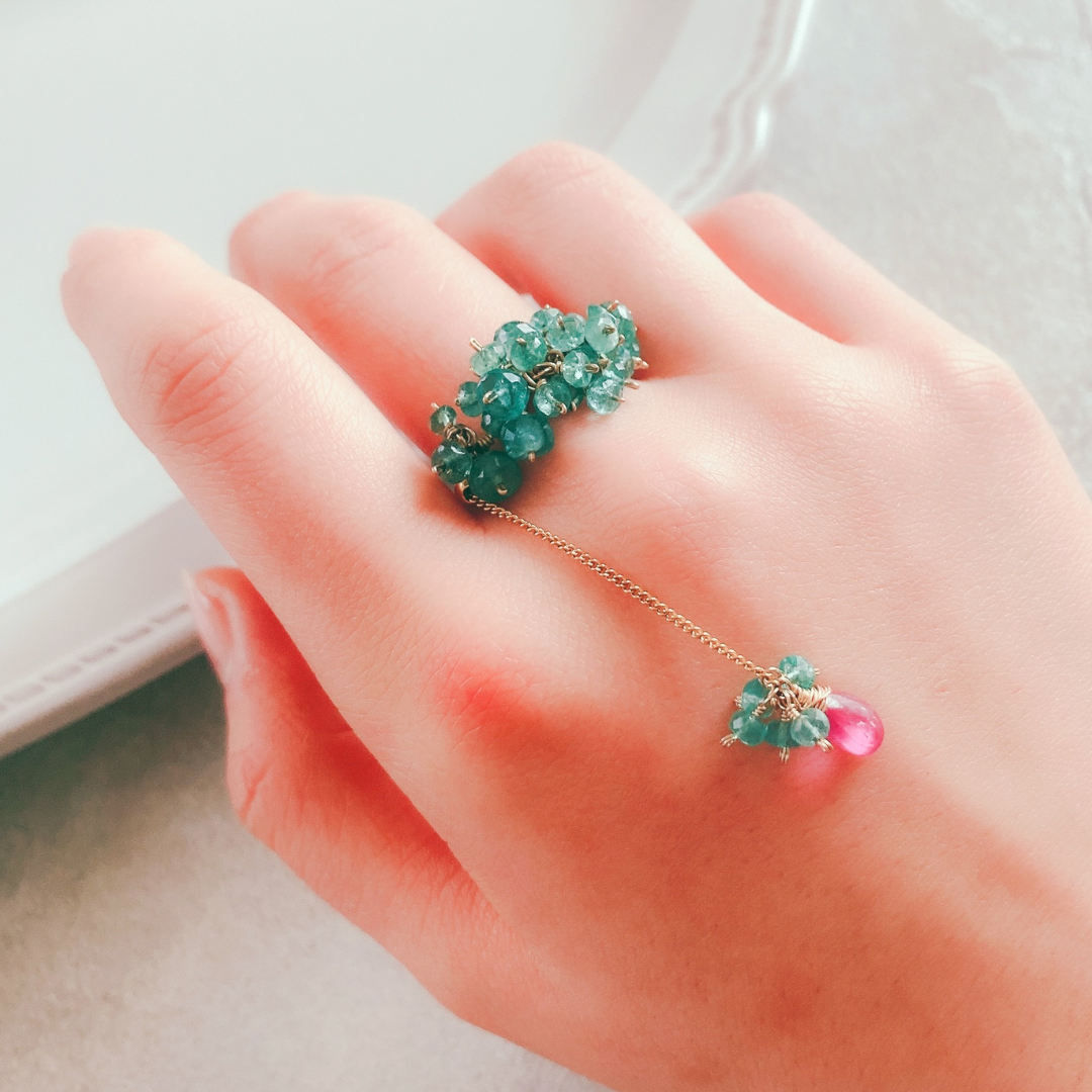 【高品質】エメラルドとルビーのチェーンリング │14kgf│フリーサイズ