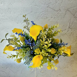黄色のカラーと青い小花の花束スワッグ*約40cm*『Creema限定』 9枚目の画像
