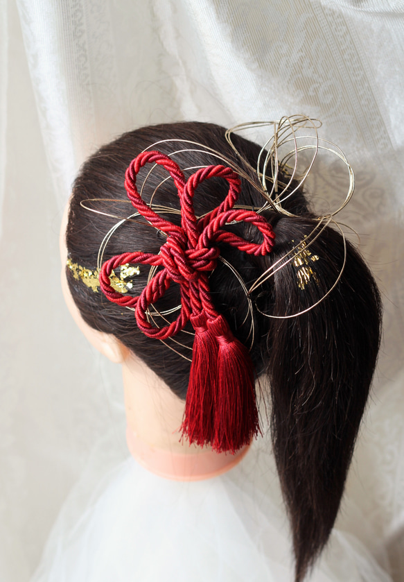 NEW☆ポニーテール 水引アレンジ　レッド紐タッセルリボン　赤 ヘッドパーツ 成人式 卒業式 髪飾り　金箔 2枚目の画像