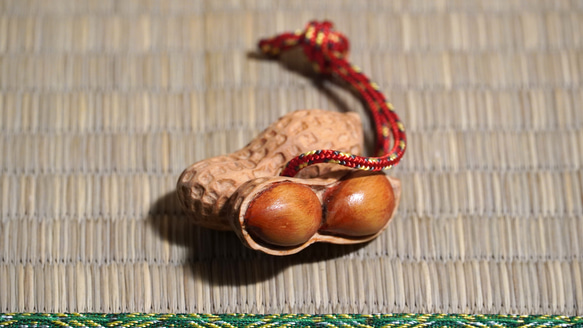 木彫刻 根付「落花生」一木造り 黄楊 木彫り ラッカセイ 彫刻 森 和輝