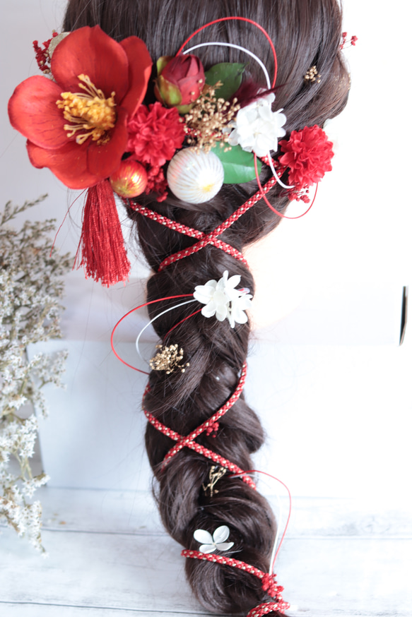 椿&ポンポンマム(菊)の髪飾り+飾り紐+タッセル+水引＊プリザーブドフラワー＊和装にも◎ 5枚目の画像