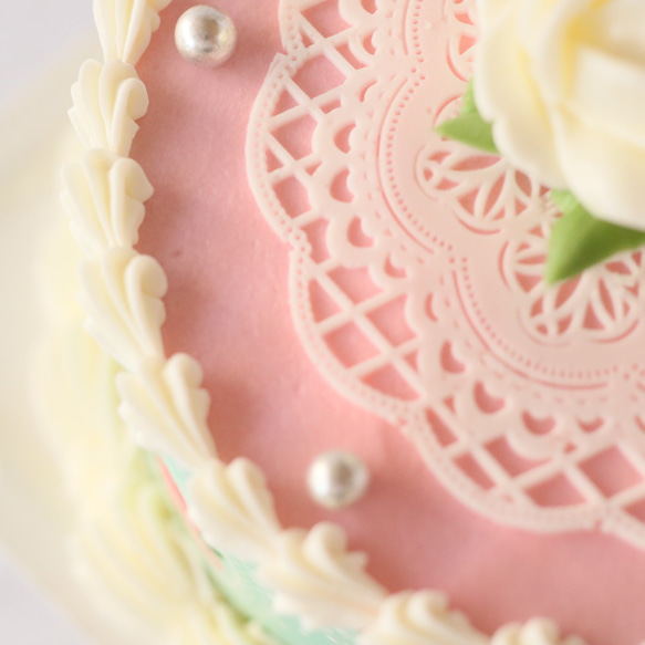 カルトナージュケーキ　ピンク　(チーズケーキ味）４号直径12㎝ 4枚目の画像