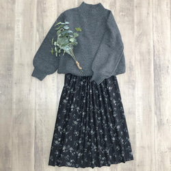 YUWA アンティークなお花 の コーデュロイ ギャザースカート 2枚目の画像