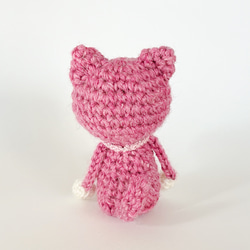 リボンのイヤリングがお似合いなピンク色の可愛いねこぴ【猫 / キーホルダー】 5枚目の画像