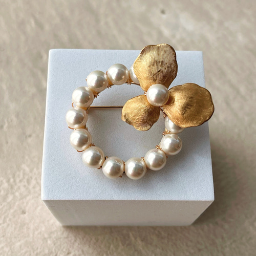 新品未使用　Rene ルネ パール　フラワー　ブローチ　ゴールド　真珠　お花 楽天市場】本日はポイント5倍！ 結婚式やパーティーに ブローチ パール