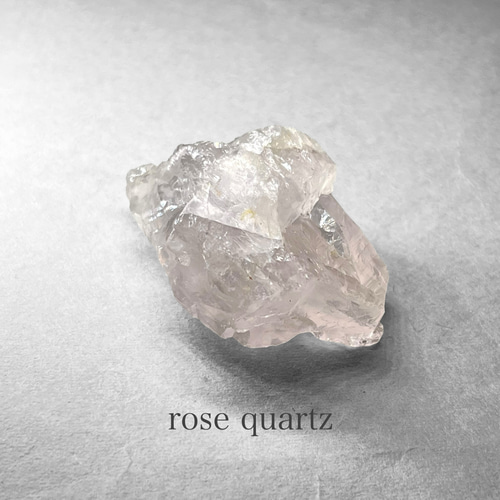 rose quartz / ローズクォーツ原石 H ( レインボーあり ) 天然石 N.st